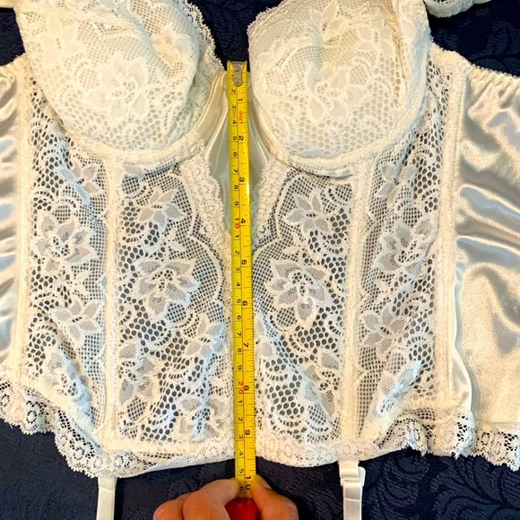 Corset - Picture 6 of 7